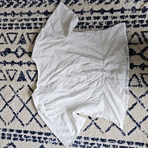 FREE Sz L White Eyelet Top - Picture 4 of 4